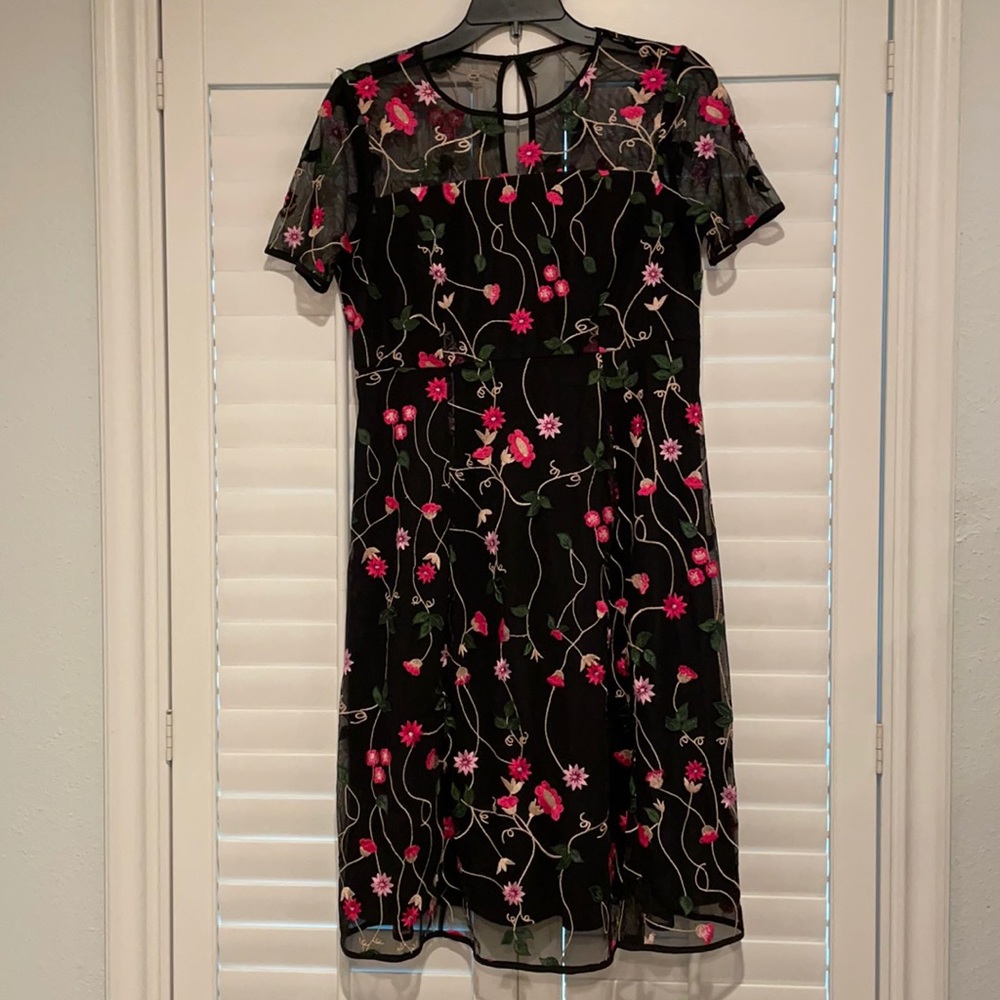 Beautiful Maternity Dress Fancy - A pea in the pod Small